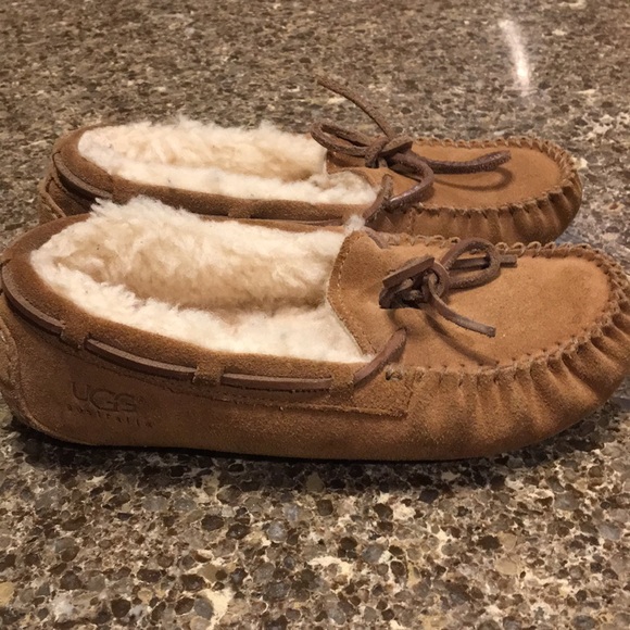 ugg slippers size 3